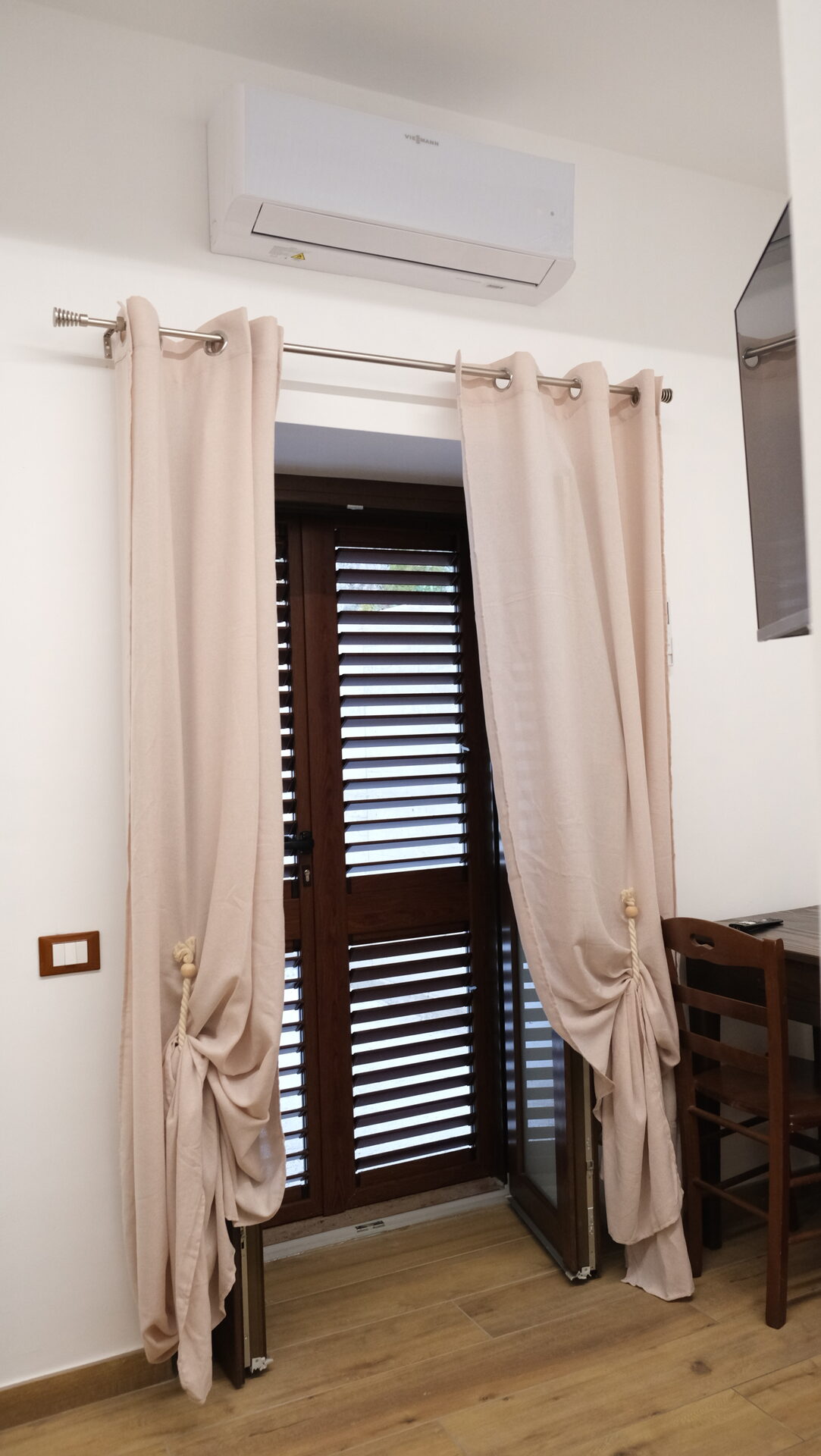 Finestra con climatizzatore